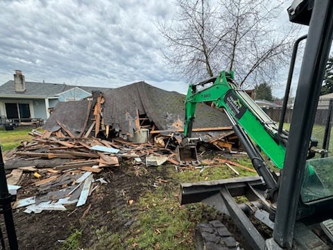 Garage-Demolition-Services-Tacoma-WA-Mid-.jpg
