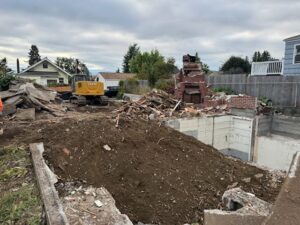 home demolition project out in seattle half way down with frankys excavation 300x225